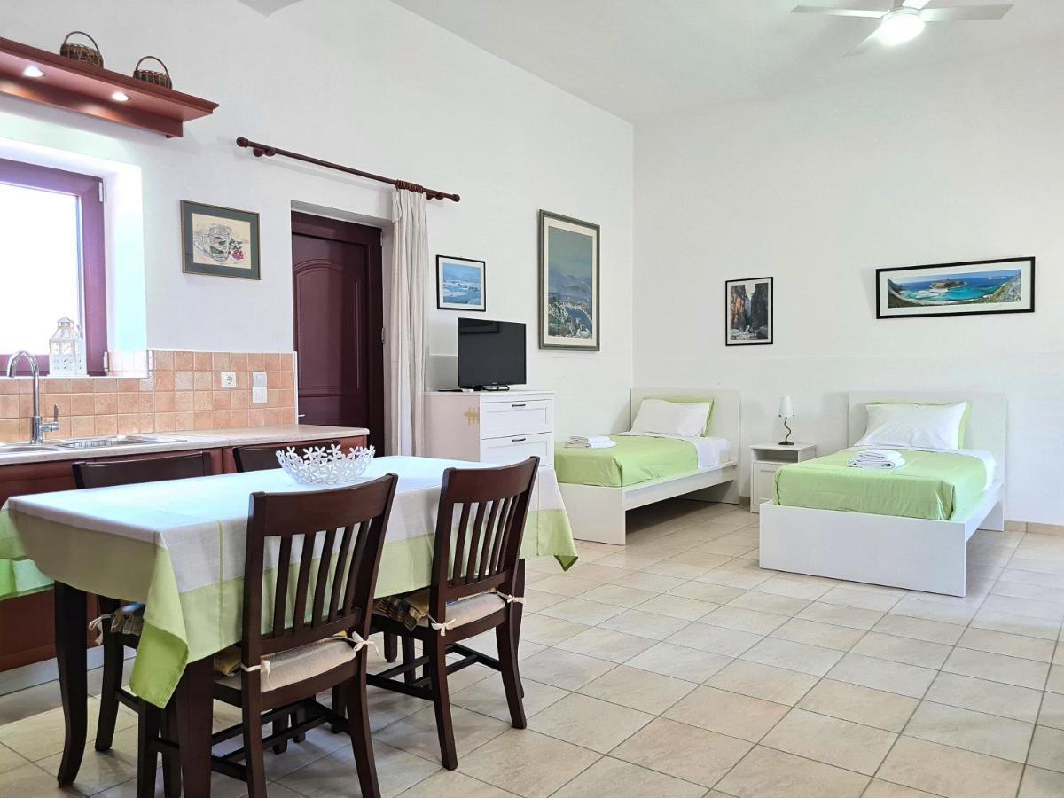 Enastron Vacation House Kissamos Exterior photo